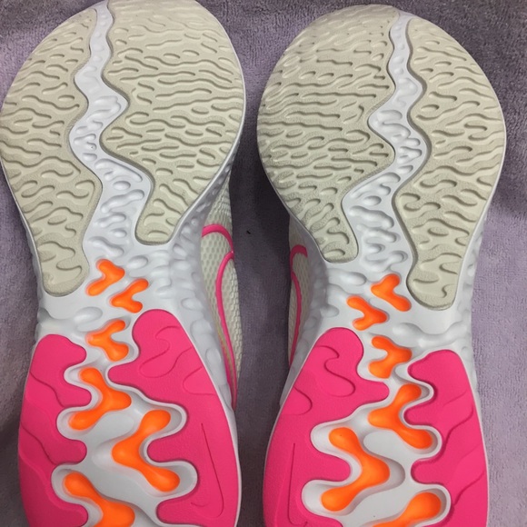 Nikes - Picture 3 of 3